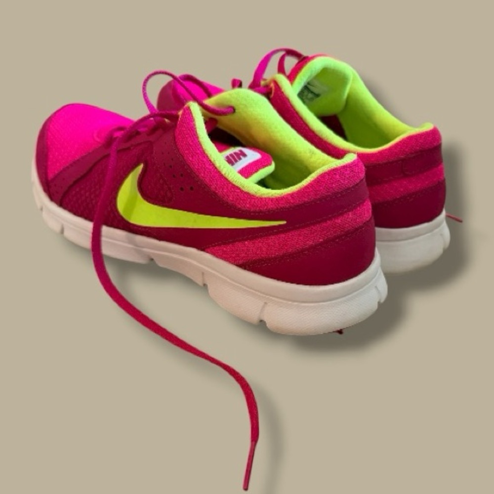 Nike Girls Youth Size 6Y Running Shoes Flex
Experience RN2  ( 599344-636) No Box
